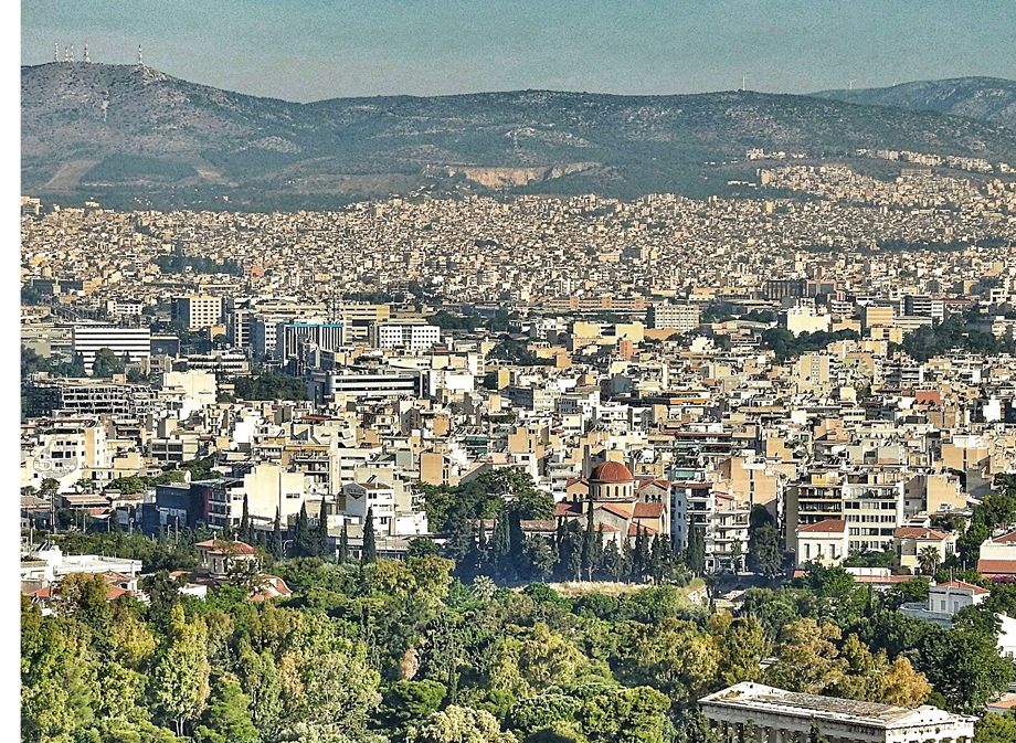 (North-west of the sacred rock). Ancient Agora of Athens (foreground). Temple of Hephaestus (left).