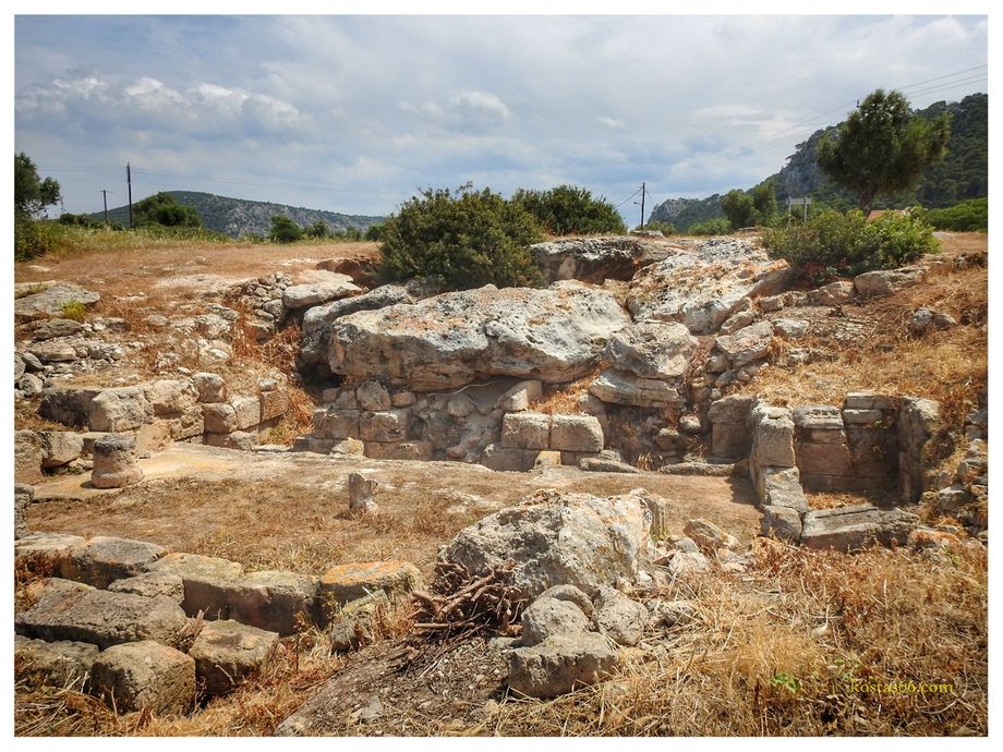 The Fountain of Hera located outside the archaeological site.