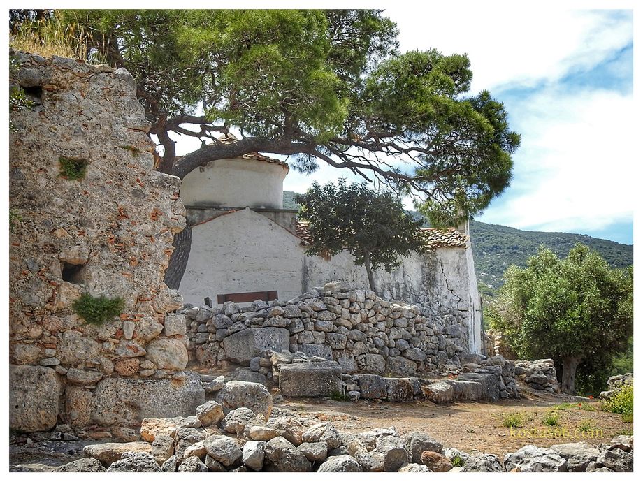 The chapel of Saint George of the Castle (north side).