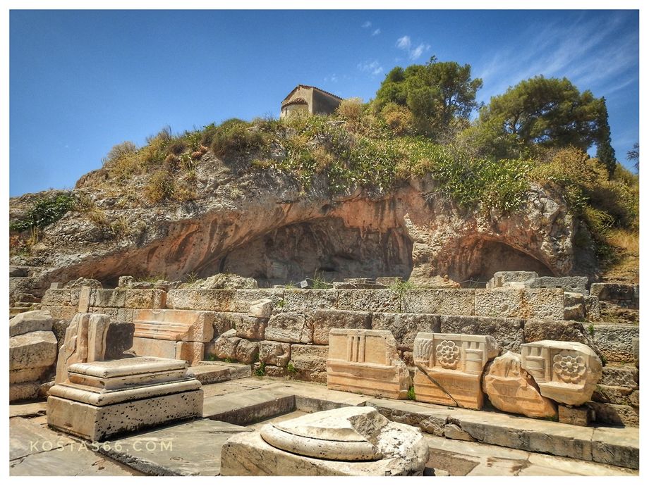 Lesser Prpylaea (foreground). Ploutonio caves (background).