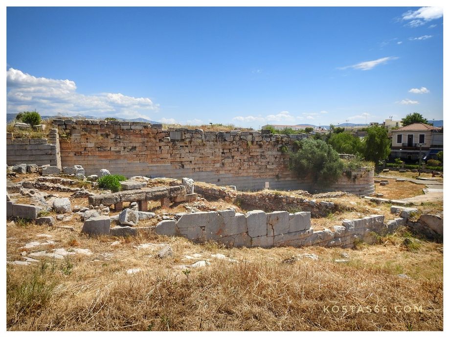 SouthEast fortification wall (4th century BC) and the Gymnasium (at the foreground).