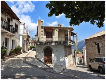 Typical neighborhood of Arachova.