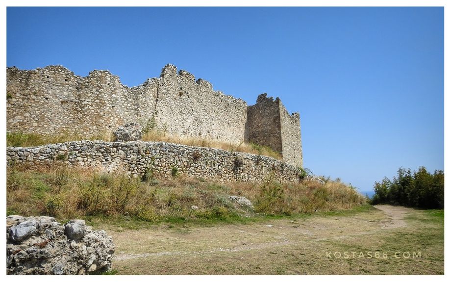 The outside path around the castle.