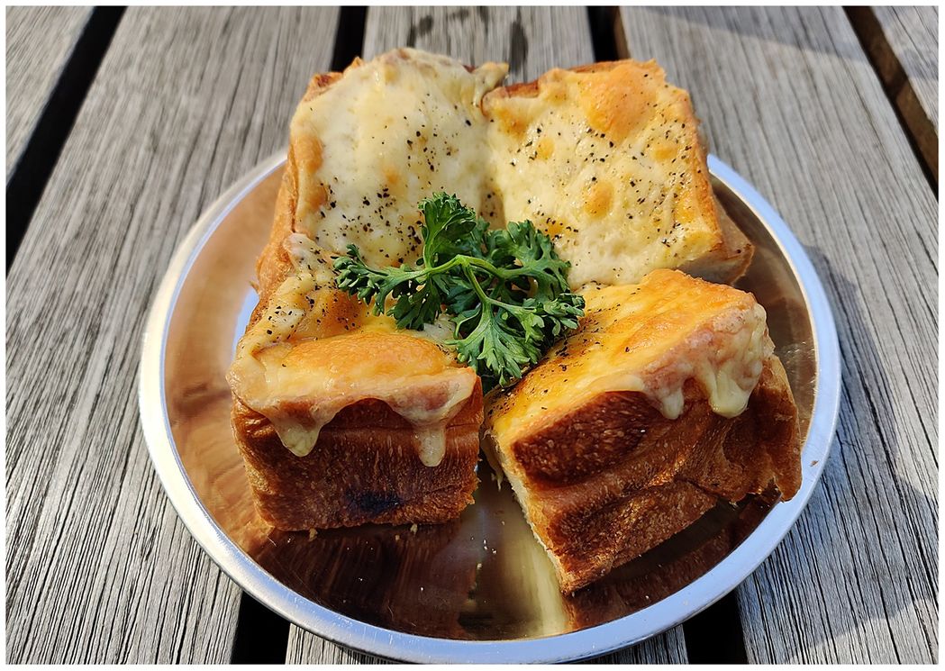 This cheese-melt does not qualify as a sandwich, but it is equally yummy.