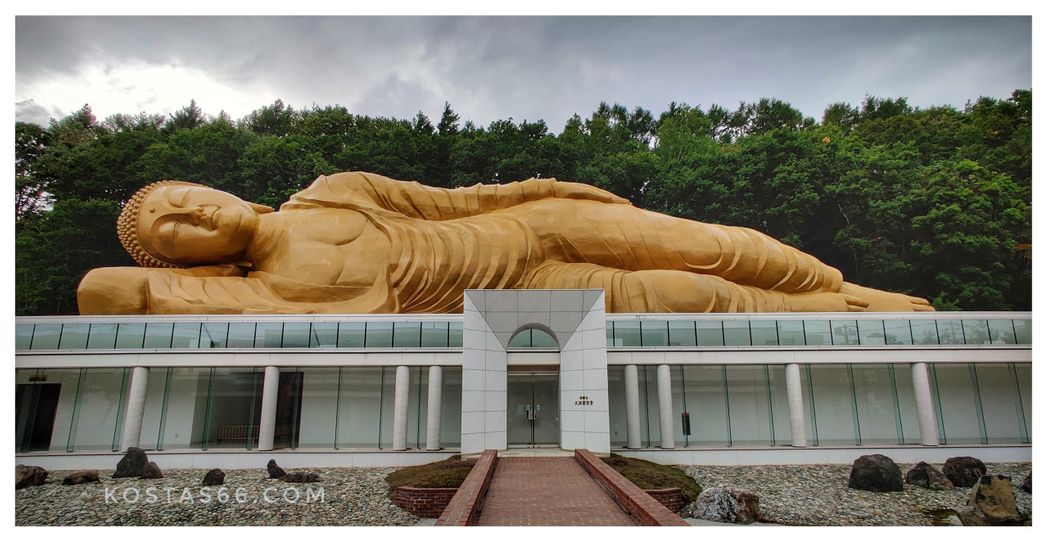 The Great Nirvana statue.