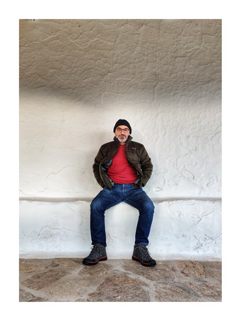 Me sitting at the portico of Saint George church.