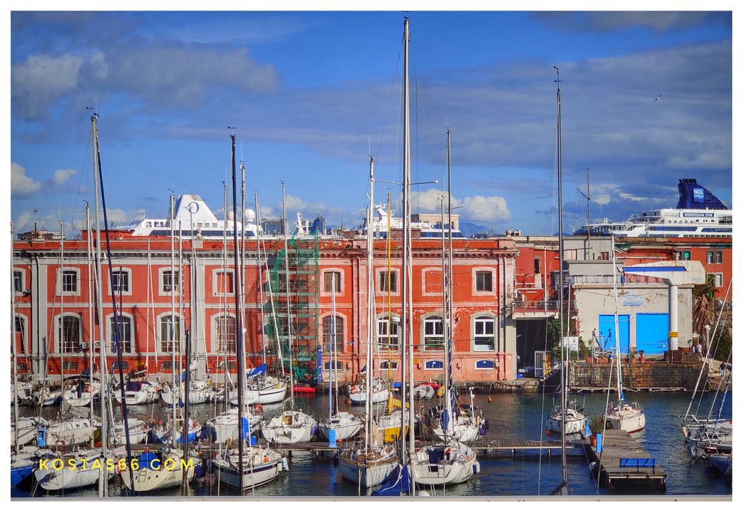 The marina in front of the Molosiglio Gardens.