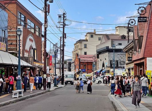 Sakaimachi Dori.