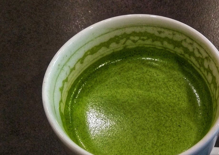 With the matcha leftovers make a hot matcha latte to enjoy together with the truffles.