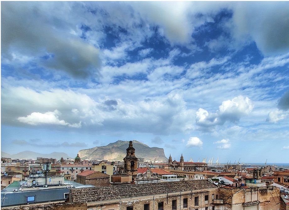 The convent's rooftop terraces offer spectacular 360 ° views of the city. Here's a view towards the north and Monte Pellegrino.