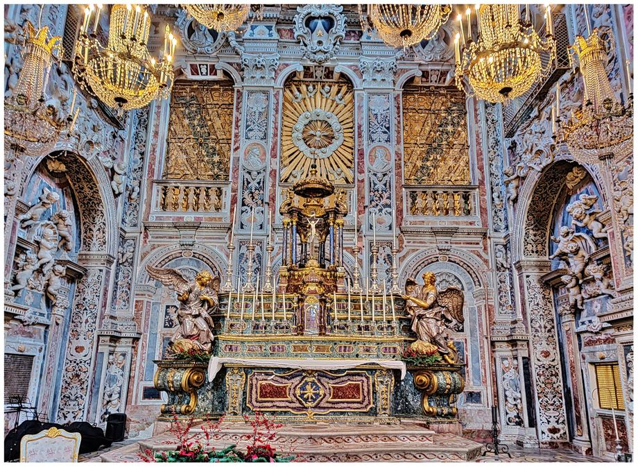 The altar of Chiesa di Santa Caterina d'Alessandria.