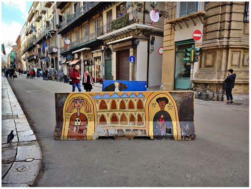 Quattro Canti. Via Vttorio Emanuele (looking west).